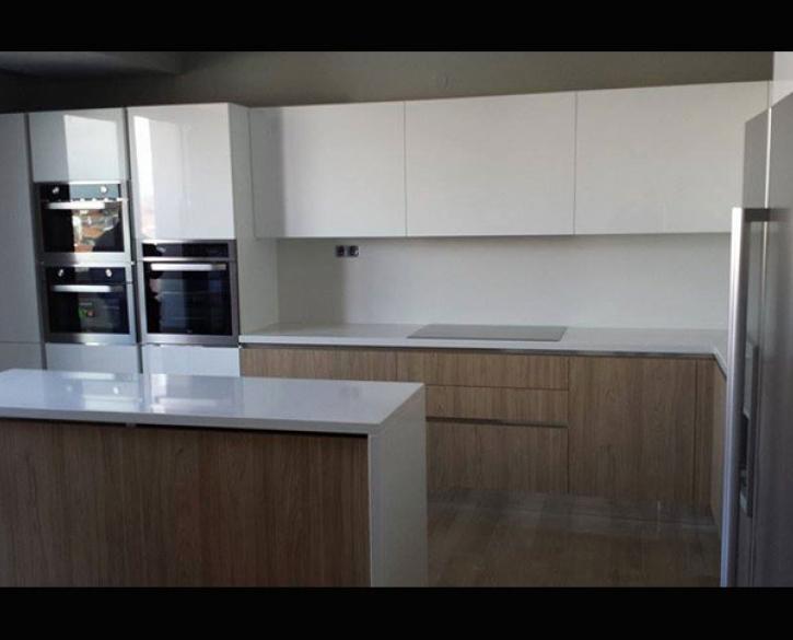 1033 ROYALE BLANC HanStone