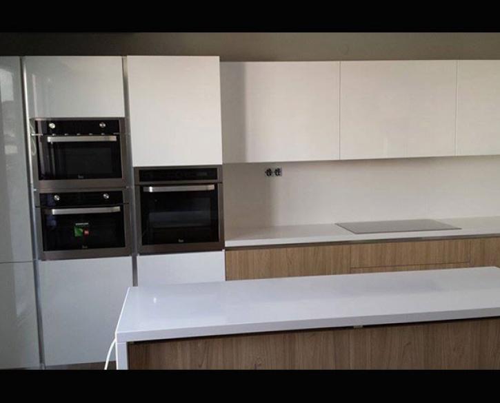 1033 ROYALE BLANC HanStone